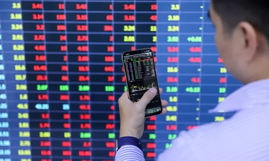 Thị trường chứng khoán có những ai tham gia?